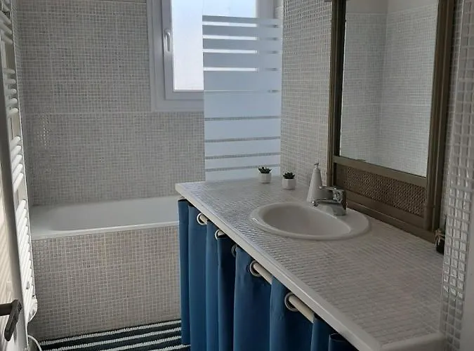 Appt Cosy 65 M2 Coeur De A 150 M De La *